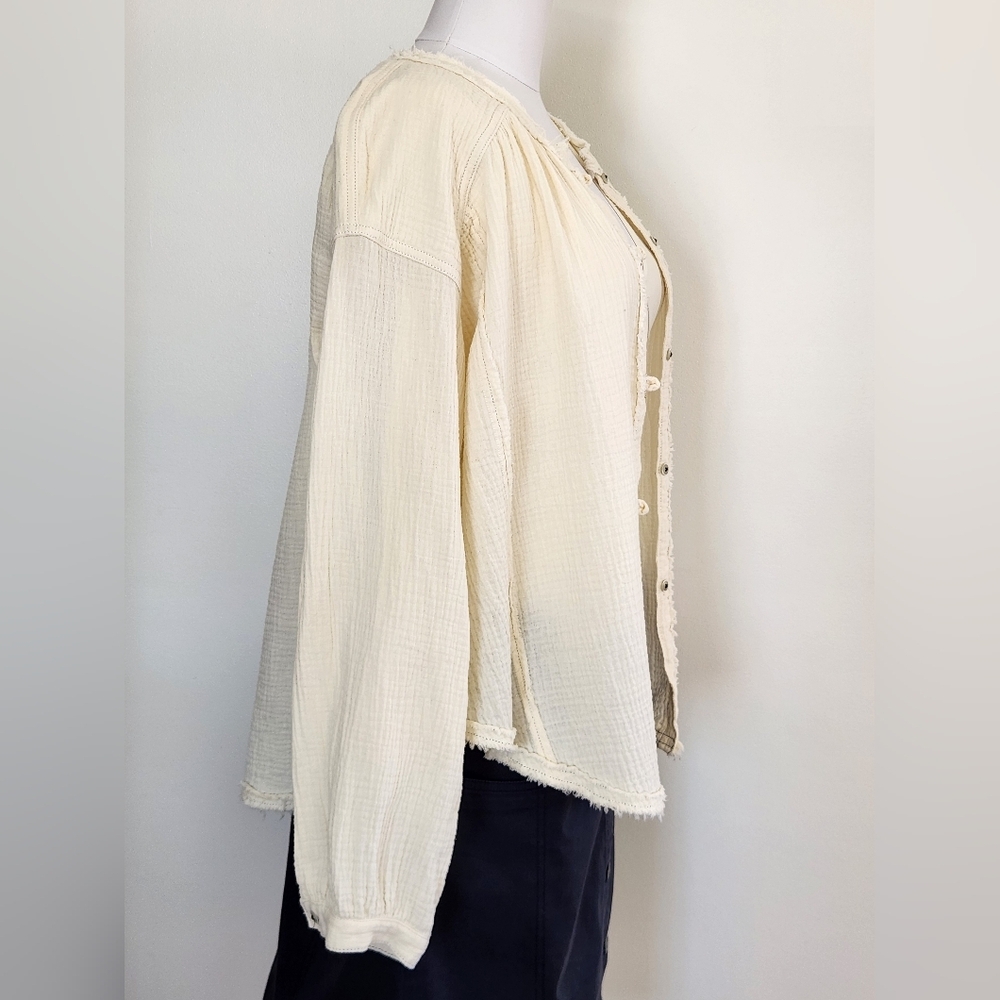|| WE THE FREE || Gauze button down long sleeves raw hems size M. - Picture 4 of 9